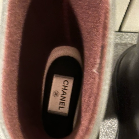 SOLD Chanel logo Rainboots Size 36 - Picture 4 of 4